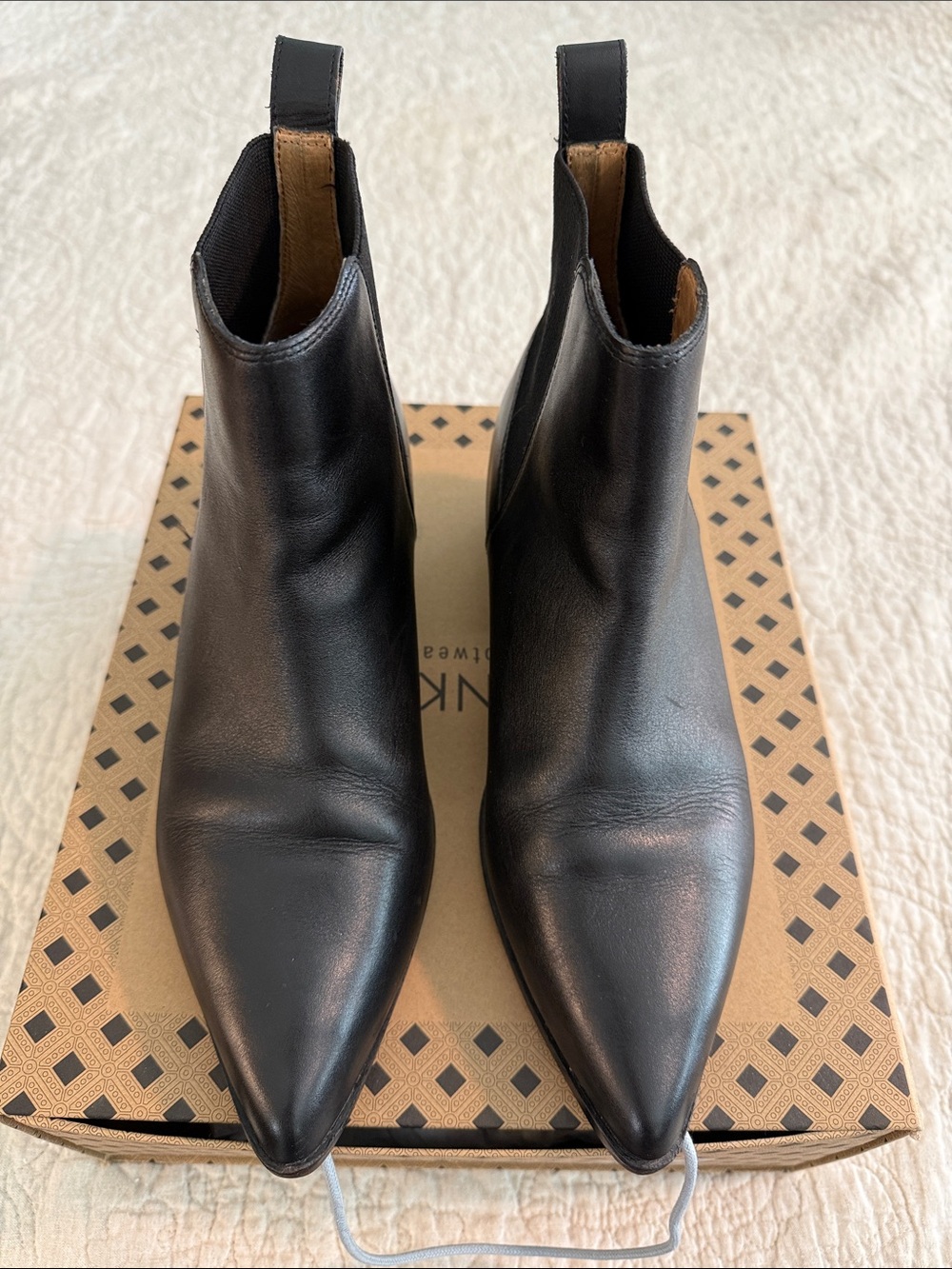 FRANKIE 4 Nina Black Leather Pointed-Toe Chelsea Booties, Sz 9.5